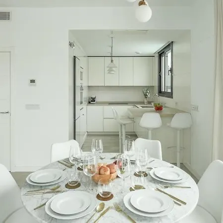Tejares Luxury Penthouse En Triana - Gran Terraza, Piscina & Parking Privados