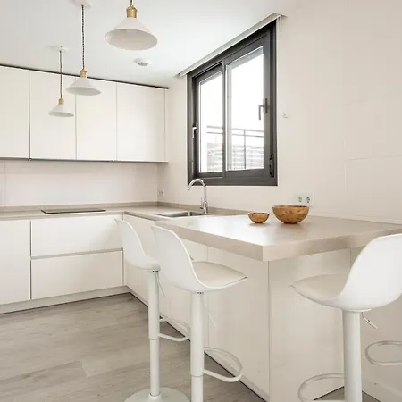 Tejares Luxury Penthouse En Triana - Gran Terraza, Piscina & Parking Privados