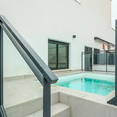 Apartment Tejares Luxury Penthouse En Triana - Gran Terraza, Piscina & Parking Privados Seville