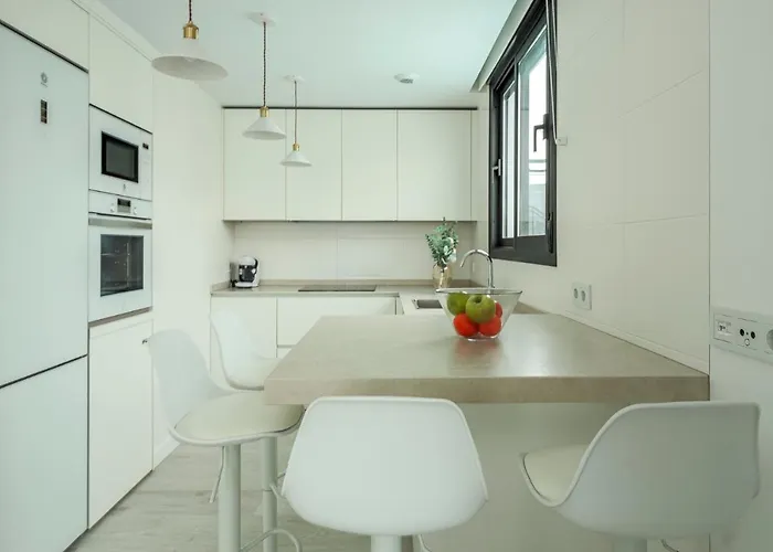 Tejares Luxury Penthouse En Triana - Gran Terraza, Piscina & Parking Privados